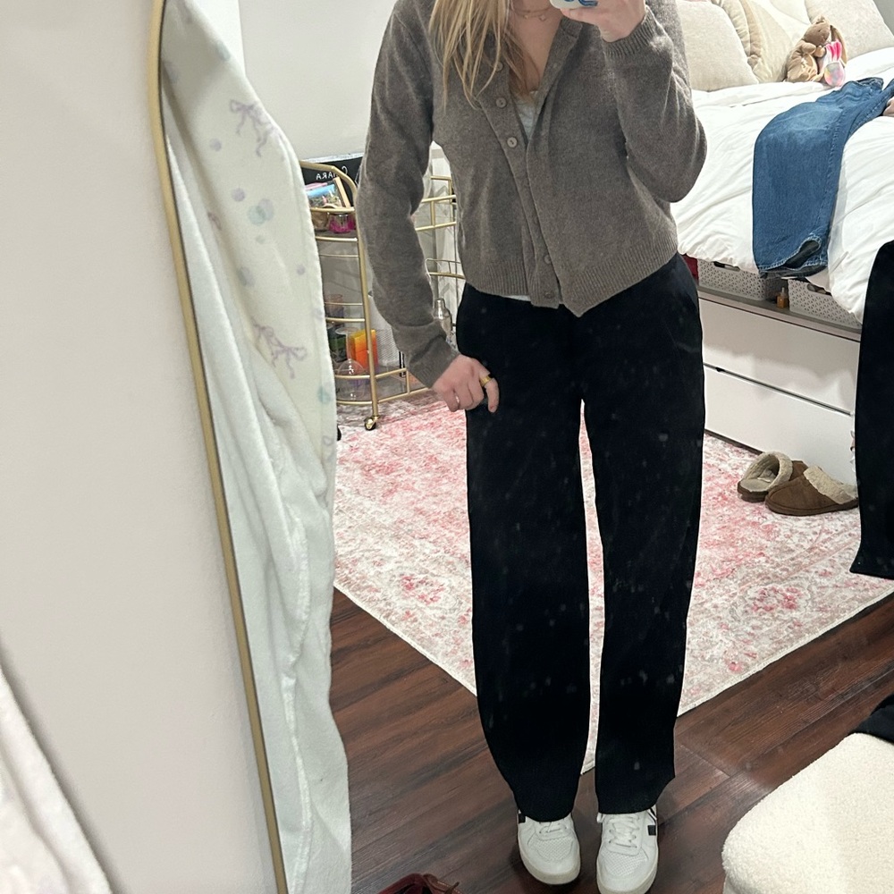 aritzia effortless pants LOW RISE - Picture 2 of 2